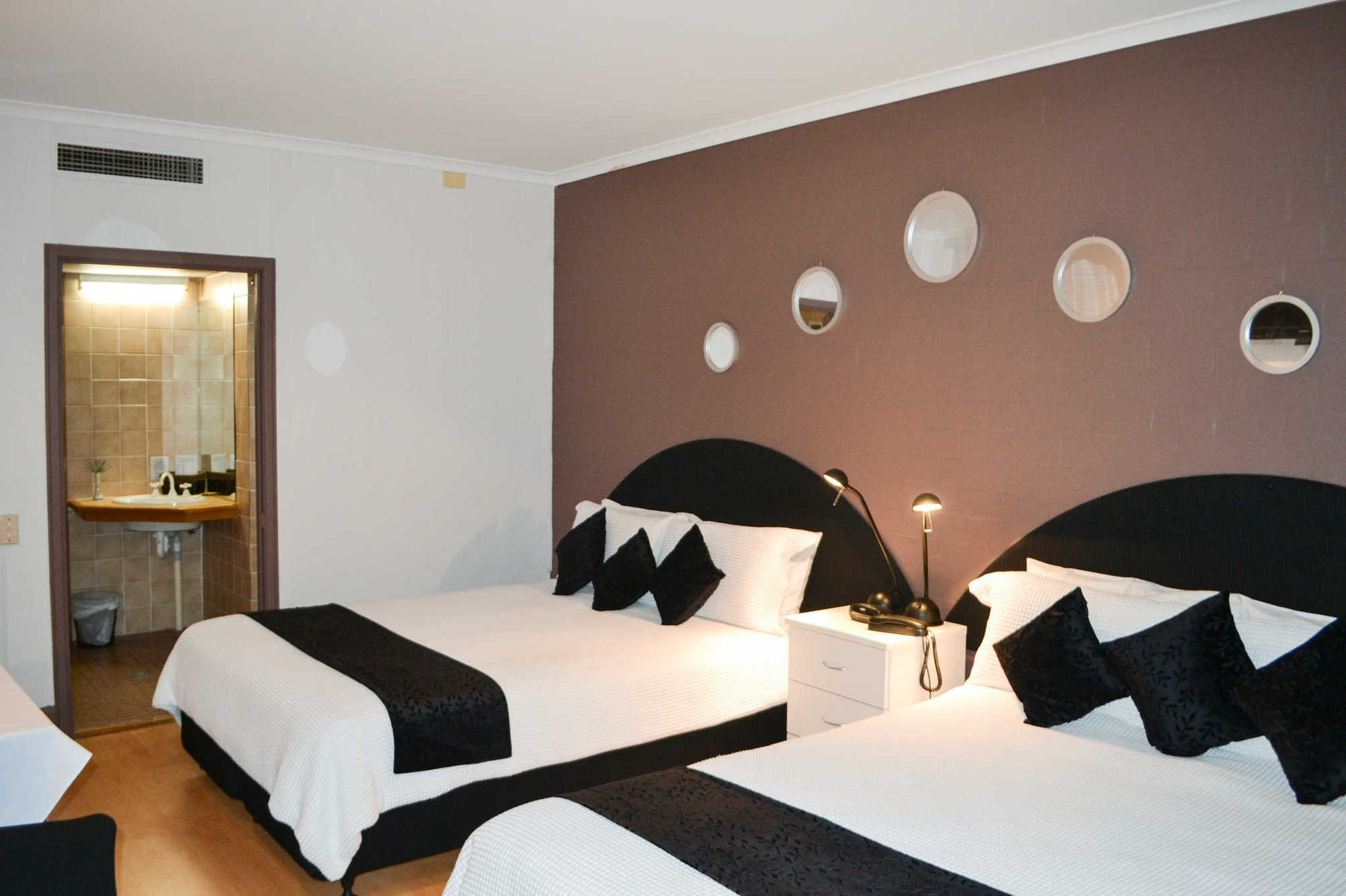 Capital Airport Motel Queanbeyan Zimmer foto